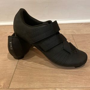Fizik cycling shoes.  Sizes EU 44 or US 10 3/4.